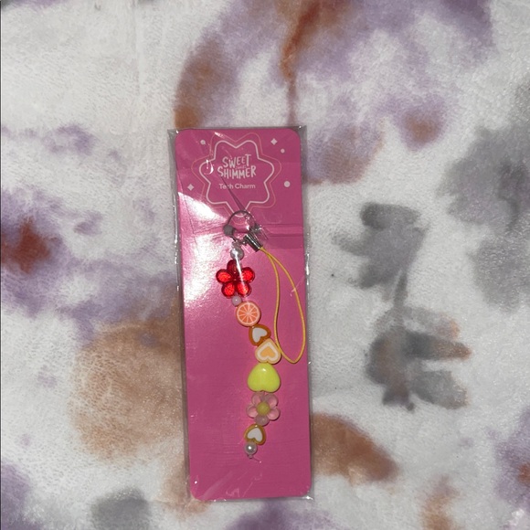 Ulta Beauty Sweet Shimmer Skincare Set - Pink and Red - Picture 4 of 4